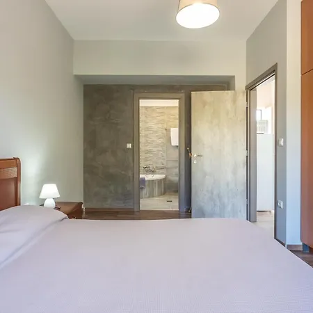 Aristos Garden * קאליתיאס