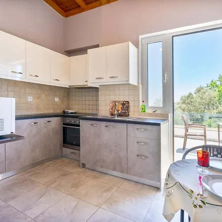 Aristos Garden קאליתיאס