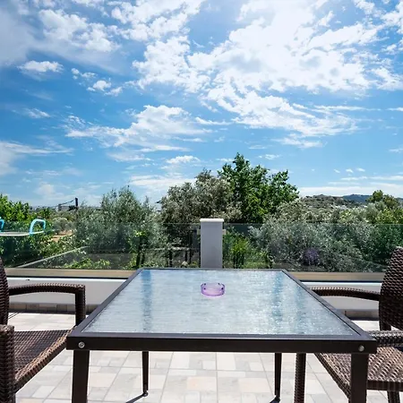 דירה Aristos Garden *