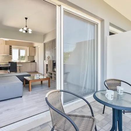 Apartment Aristos Garden Kalithies