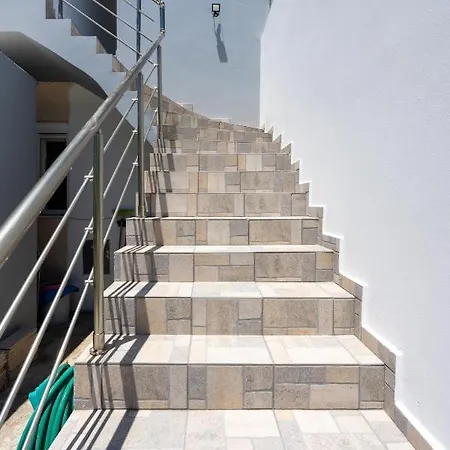 Aristos Garden Apartment *