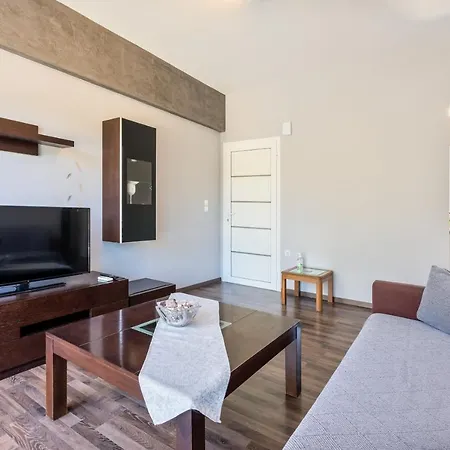 Apartment Aristos Garden